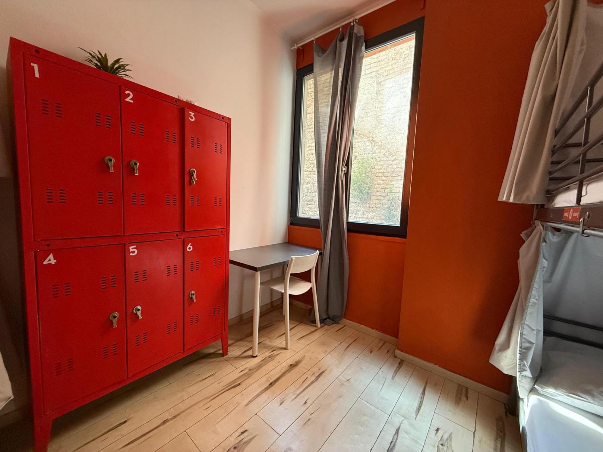 Bed 4-Bed Mixed Dormitory Room Ensuite