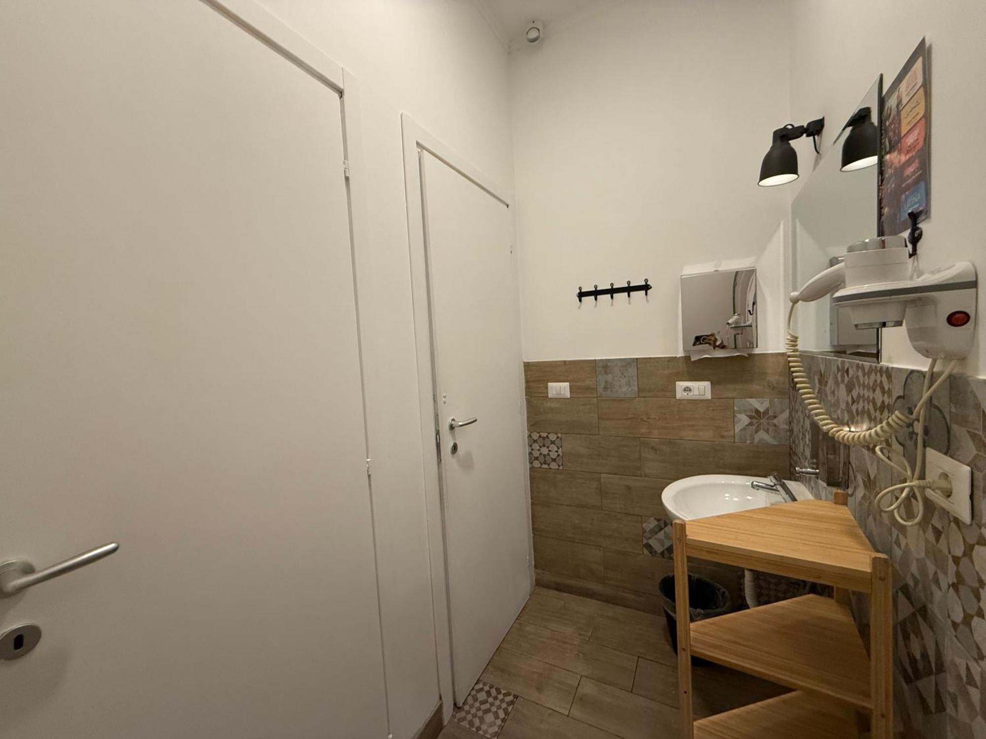 Bed 4-Bed Mixed Dormitory Room Ensuite